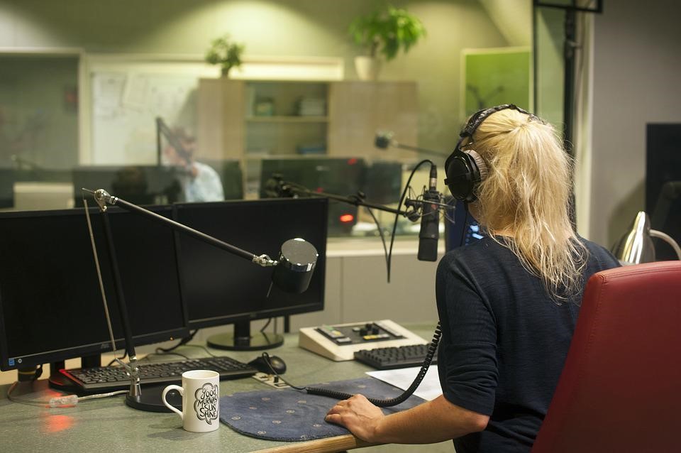 Professional Voice Actor for Your Marketing Campaign
